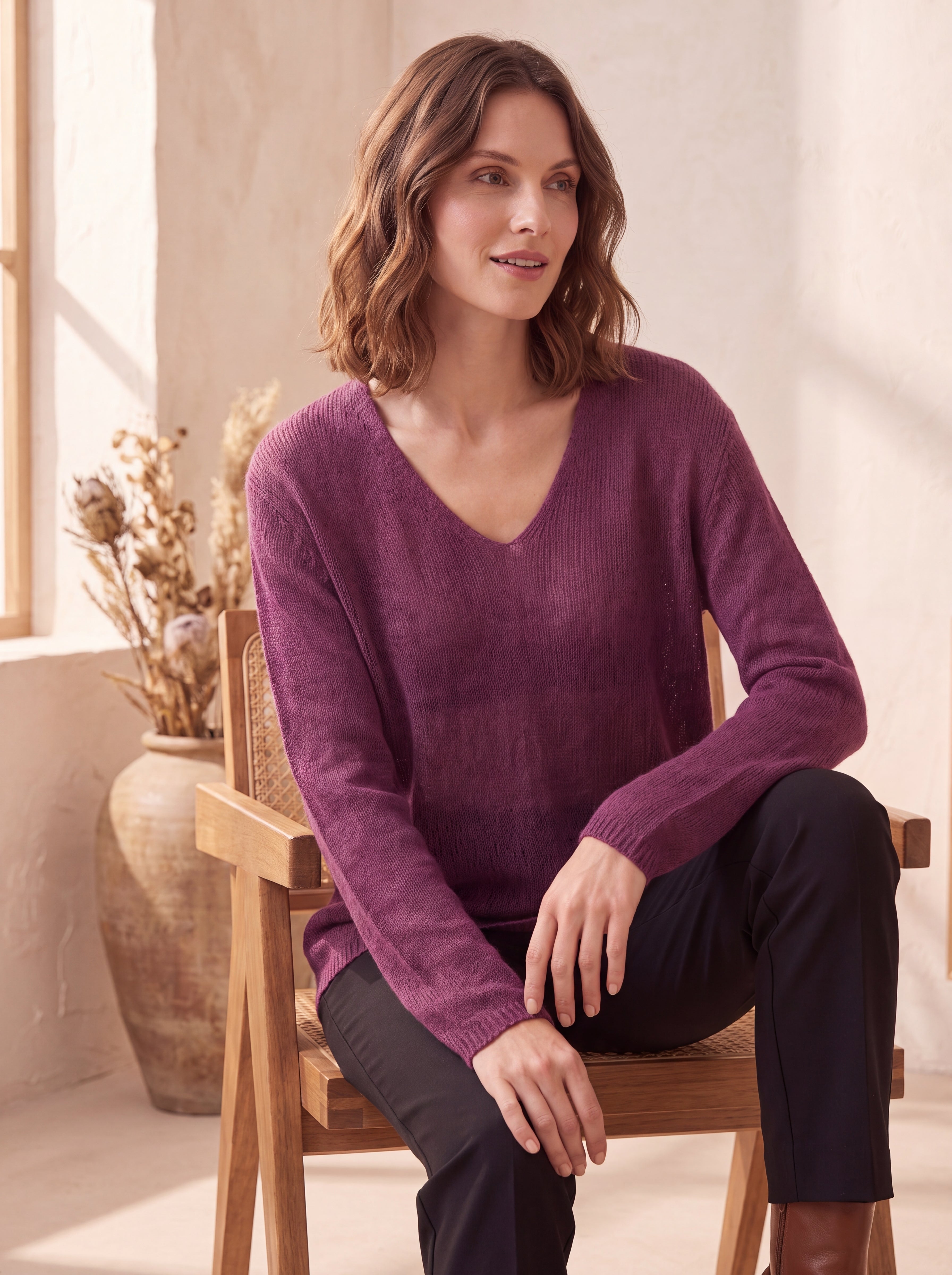 Women's Lightweight V-Neck Sweater in Pure Cashmere