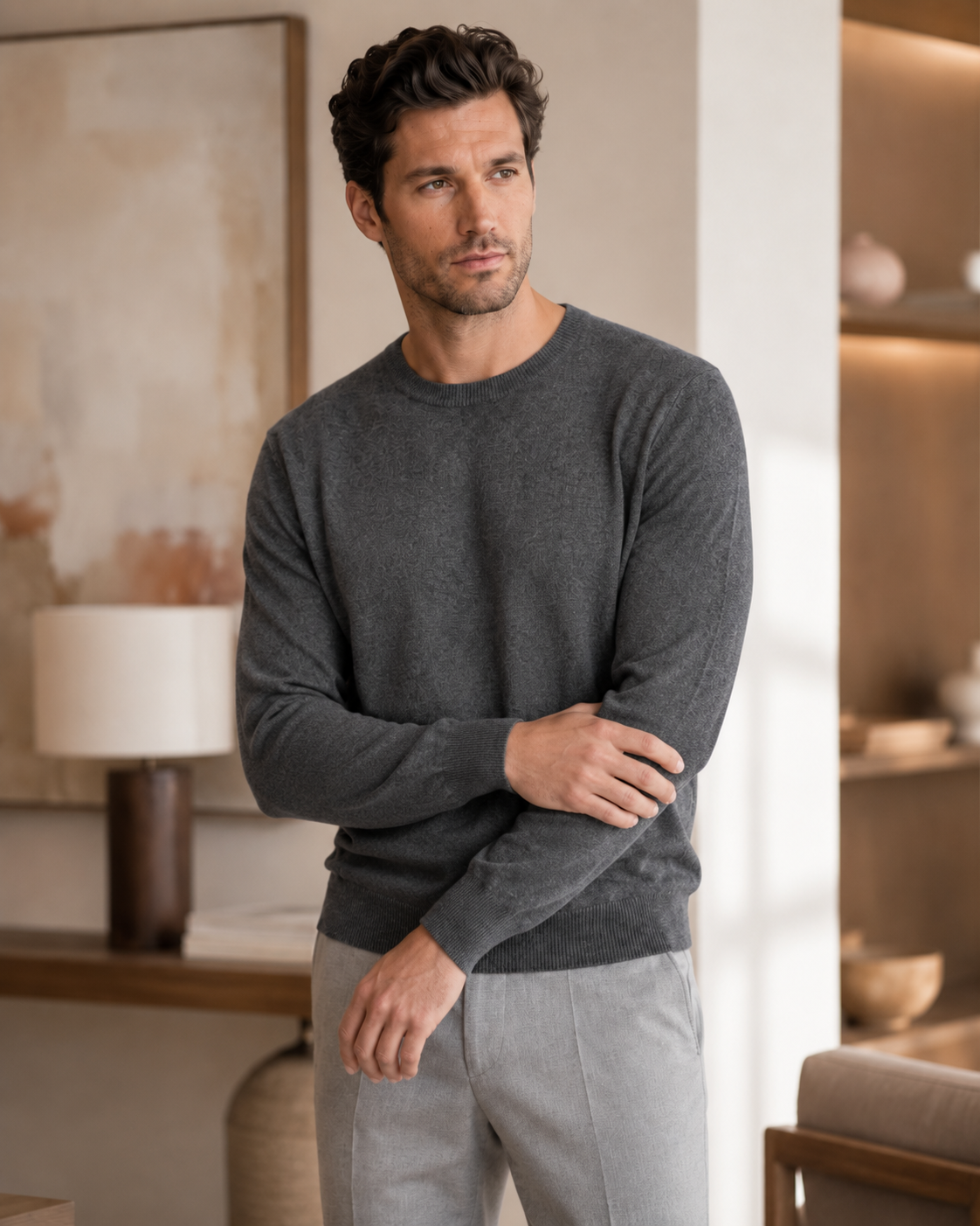 Luxurious Men's Crew Neck Cashmere Sweater in Charcoal