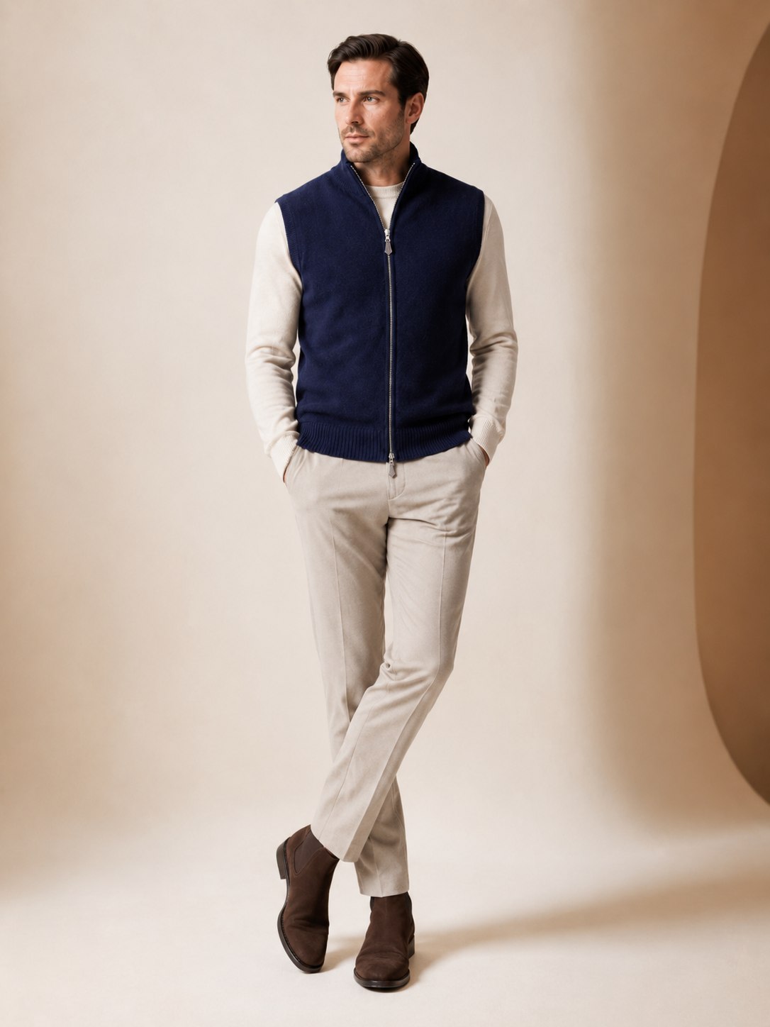 Men's Zip Vest in Pure Cashmere model image